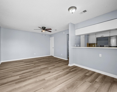 204 Northcrest Cir - Photo Thumbnail 6