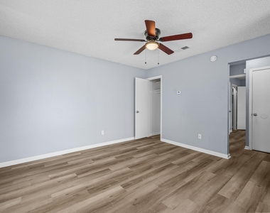 204 Northcrest Cir - Photo Thumbnail 9
