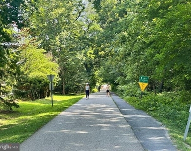 4880 Chevy Chase Drive - Photo Thumbnail 40