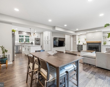 4880 Chevy Chase Drive - Photo Thumbnail 7