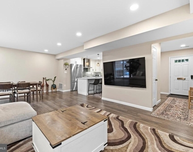 4880 Chevy Chase Drive - Photo Thumbnail 4