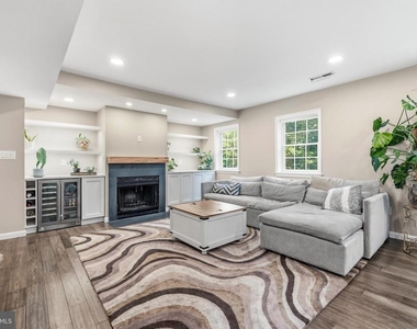 4880 Chevy Chase Drive - Photo Thumbnail 3
