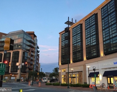 4880 Chevy Chase Drive - Photo Thumbnail 32