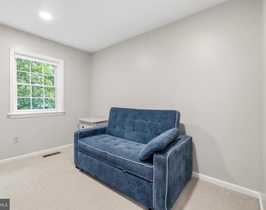4880 Chevy Chase Drive - Photo Thumbnail 18