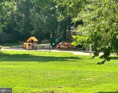 4880 Chevy Chase Drive - Photo Thumbnail 34