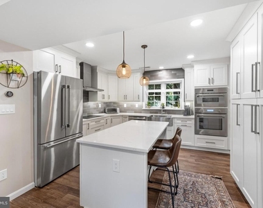 4880 Chevy Chase Drive - Photo Thumbnail 8