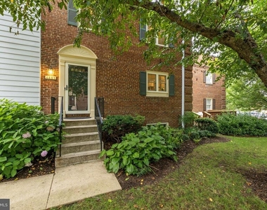 4880 Chevy Chase Drive - Photo Thumbnail 2