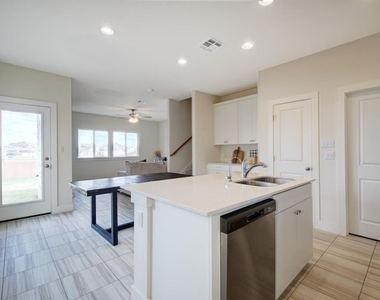 413 White Steppe Way - Photo Thumbnail 3