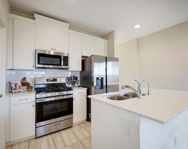 413 White Steppe Way - Photo Thumbnail 8