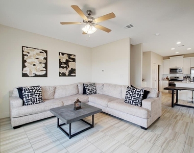 413 White Steppe Way - Photo Thumbnail 5