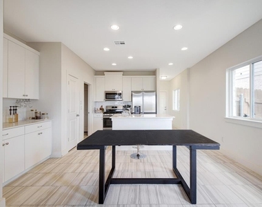 413 White Steppe Way - Photo Thumbnail 6