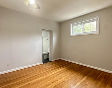 11115 Schuylkill Road - Photo Thumbnail 18