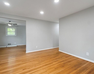 11115 Schuylkill Road - Photo Thumbnail 11