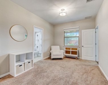 205 Cortona Ln - Photo Thumbnail 13