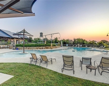 205 Cortona Ln - Photo Thumbnail 21