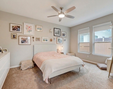 205 Cortona Ln - Photo Thumbnail 4