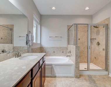 205 Cortona Ln - Photo Thumbnail 14