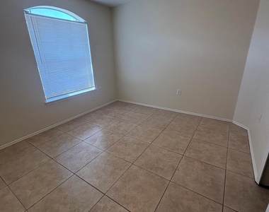 1429 Coriander Dr - Photo Thumbnail 16