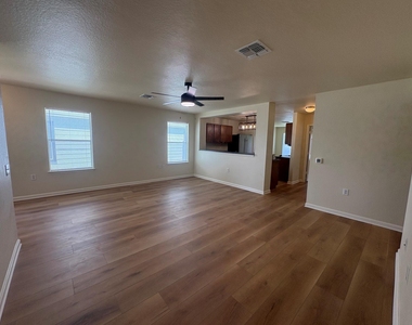1429 Coriander Dr - Photo Thumbnail 2