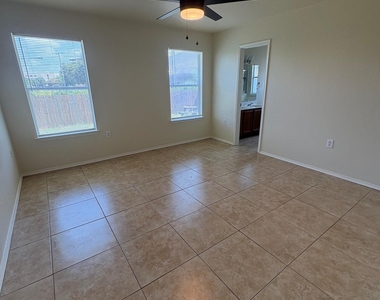 1429 Coriander Dr - Photo Thumbnail 4