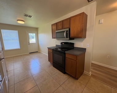 1429 Coriander Dr - Photo Thumbnail 10