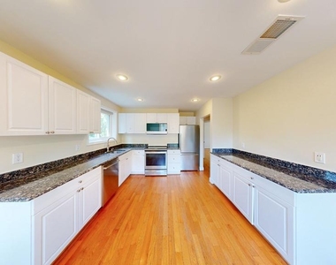 2518 Harmon Road - Photo Thumbnail 5