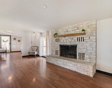 110 Lakewood Dr - Photo Thumbnail 6