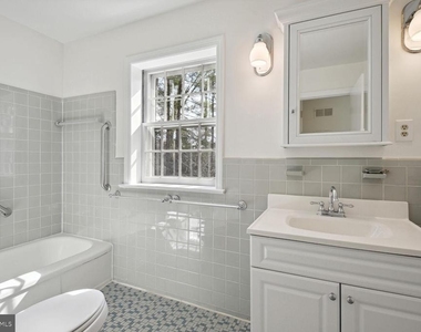 5801 Hillburne Way - Photo Thumbnail 24