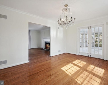 5801 Hillburne Way - Photo Thumbnail 6