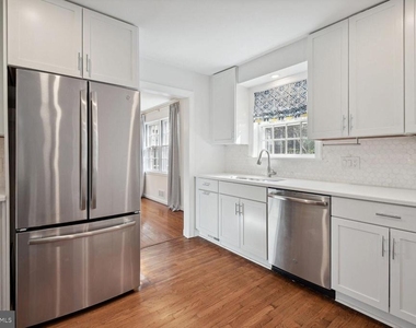 5801 Hillburne Way - Photo Thumbnail 8