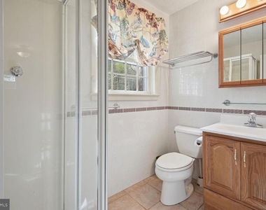 5801 Hillburne Way - Photo Thumbnail 27