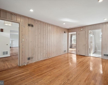 5801 Hillburne Way - Photo Thumbnail 13