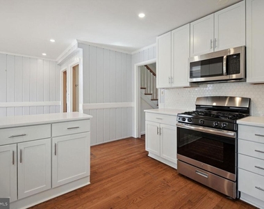 5801 Hillburne Way - Photo Thumbnail 9