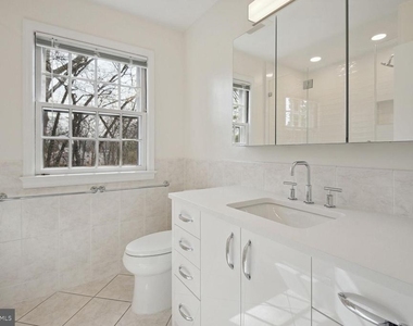 5801 Hillburne Way - Photo Thumbnail 19