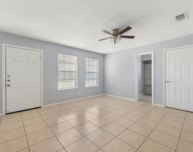 3802 Foust Trl - Photo Thumbnail 3