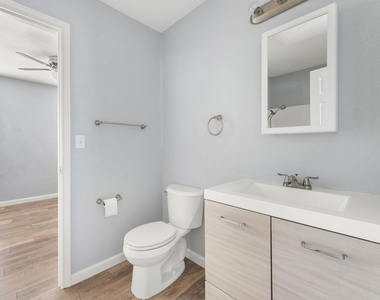 3802 Foust Trl - Photo Thumbnail 24