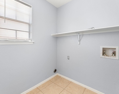 3802 Foust Trl - Photo Thumbnail 12