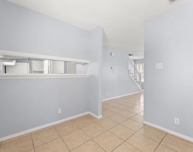 3802 Foust Trl - Photo Thumbnail 8