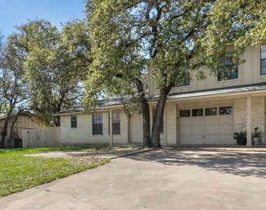 3802 Foust Trl - Photo Thumbnail 1