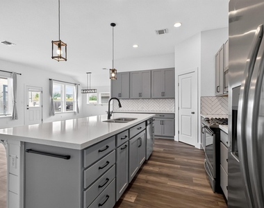 104 Joseph Hawkins Ln - Photo Thumbnail 8
