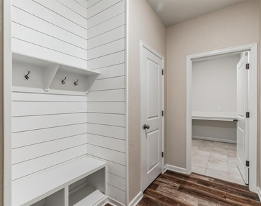 104 Joseph Hawkins Ln - Photo Thumbnail 28