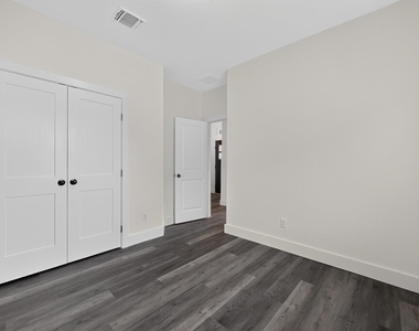 104 Joseph Hawkins Ln - Photo Thumbnail 24