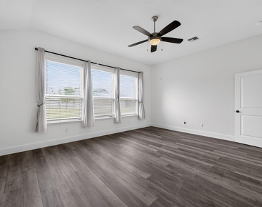 104 Joseph Hawkins Ln - Photo Thumbnail 27