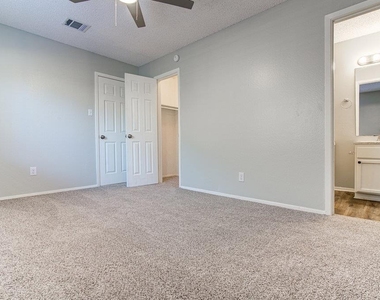 8200 West Gate Blvd - Photo Thumbnail 12