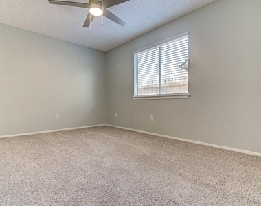 8200 West Gate Blvd - Photo Thumbnail 11