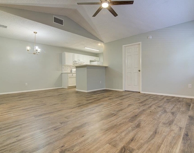 8200 West Gate Blvd - Photo Thumbnail 2