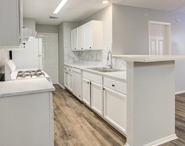 8200 West Gate Blvd - Photo Thumbnail 7