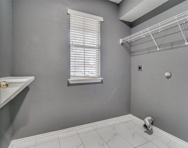 13620 Lyndon B Johnson St - Photo Thumbnail 18