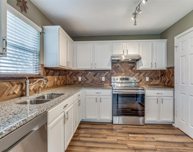 13620 Lyndon B Johnson St - Photo Thumbnail 10