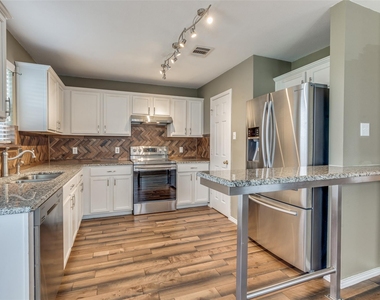 13620 Lyndon B Johnson St - Photo Thumbnail 9